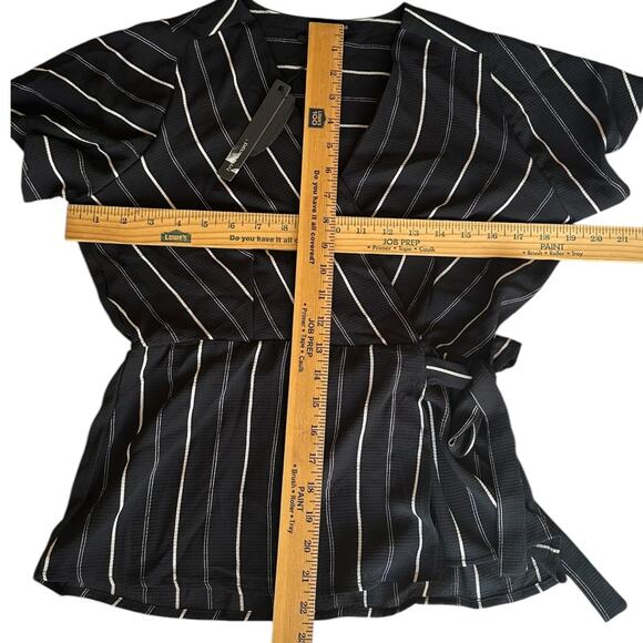 Womens Blouse Size Small Stretch Black and White Wrap - Picture 2 of 5